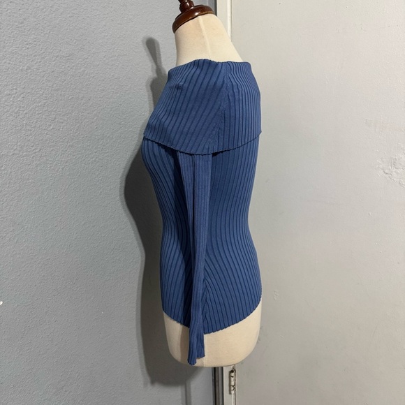 BCBGMaxAzria Blue Off-the-Shoulder Elegant Stretchy Sweater Size XXS - Picture 8 of 17